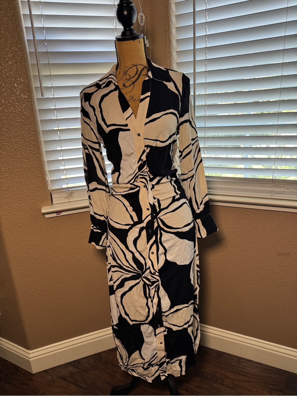 Zara Woman’s Floral Print Midi Dress Size Small Long Sleeves